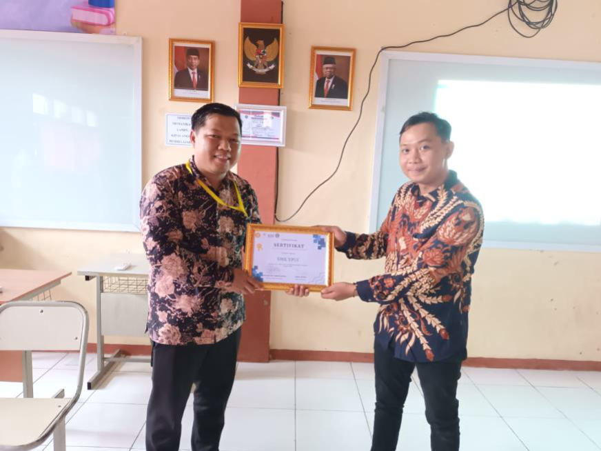 Pemanfaatan Aplikasi Canva Untuk Pembuatan Content Marketing di SMK YPUI Parung - 1