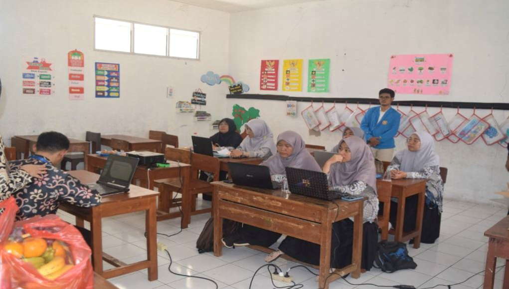 Pengenalan Pemanfaatan Google Sites untuk Pembuatan Web di MI Hidayatul Athfal Gunung Sindur - 2