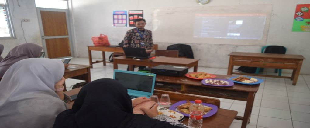 Pengenalan Pemanfaatan Google Sites untuk Pembuatan Web di MI Hidayatul Athfal Gunung Sindur - 3