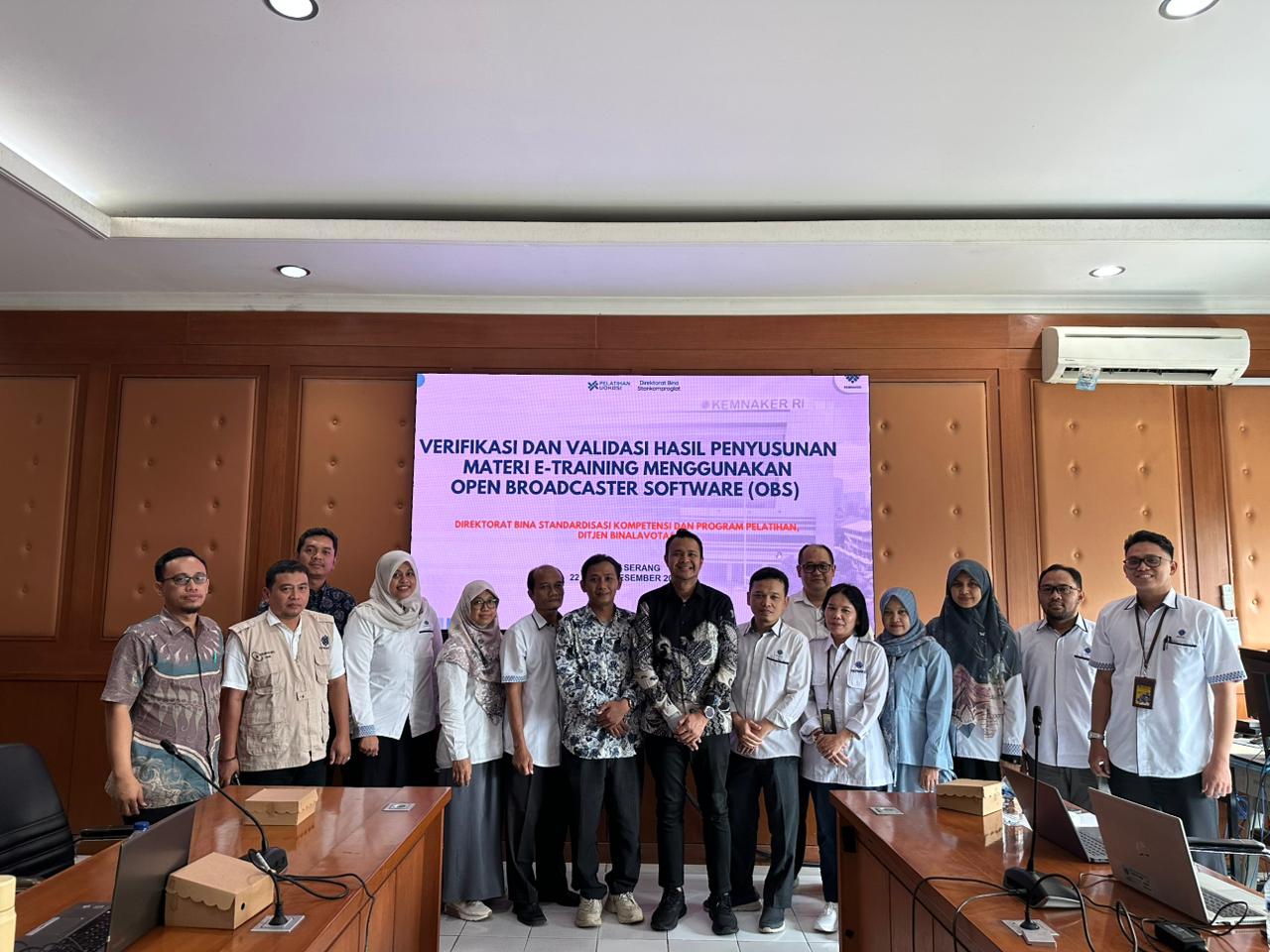 Pendampingan Teknis Verifikasi dan Validasi Standar Kualitas Materi E-Training Berbasis Open Broadcaster Software (OBS)