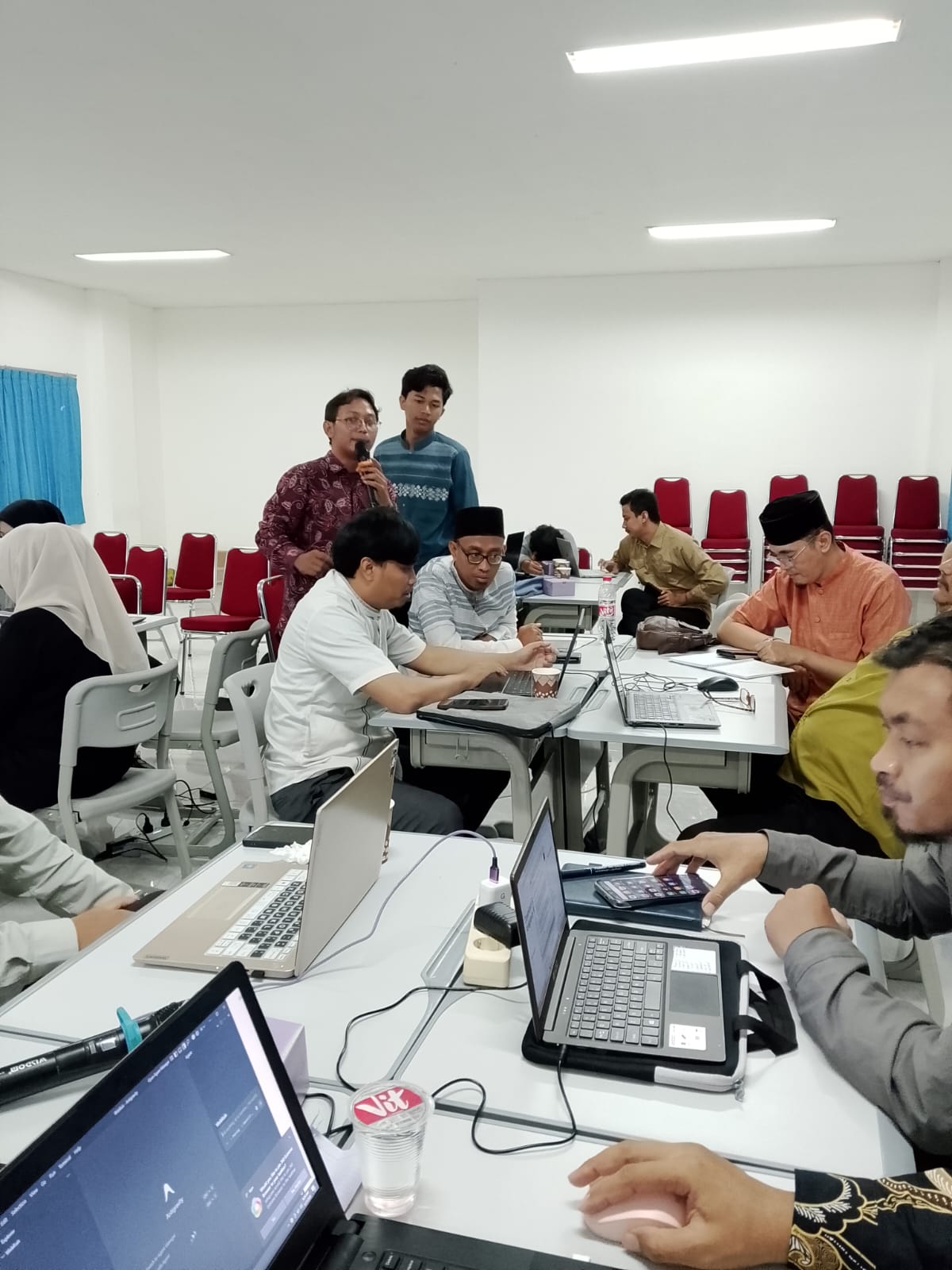 Pembicara Motivasi Guru & Staff: "Memanfaatkan AI dan Coding dalam Pembelajaran