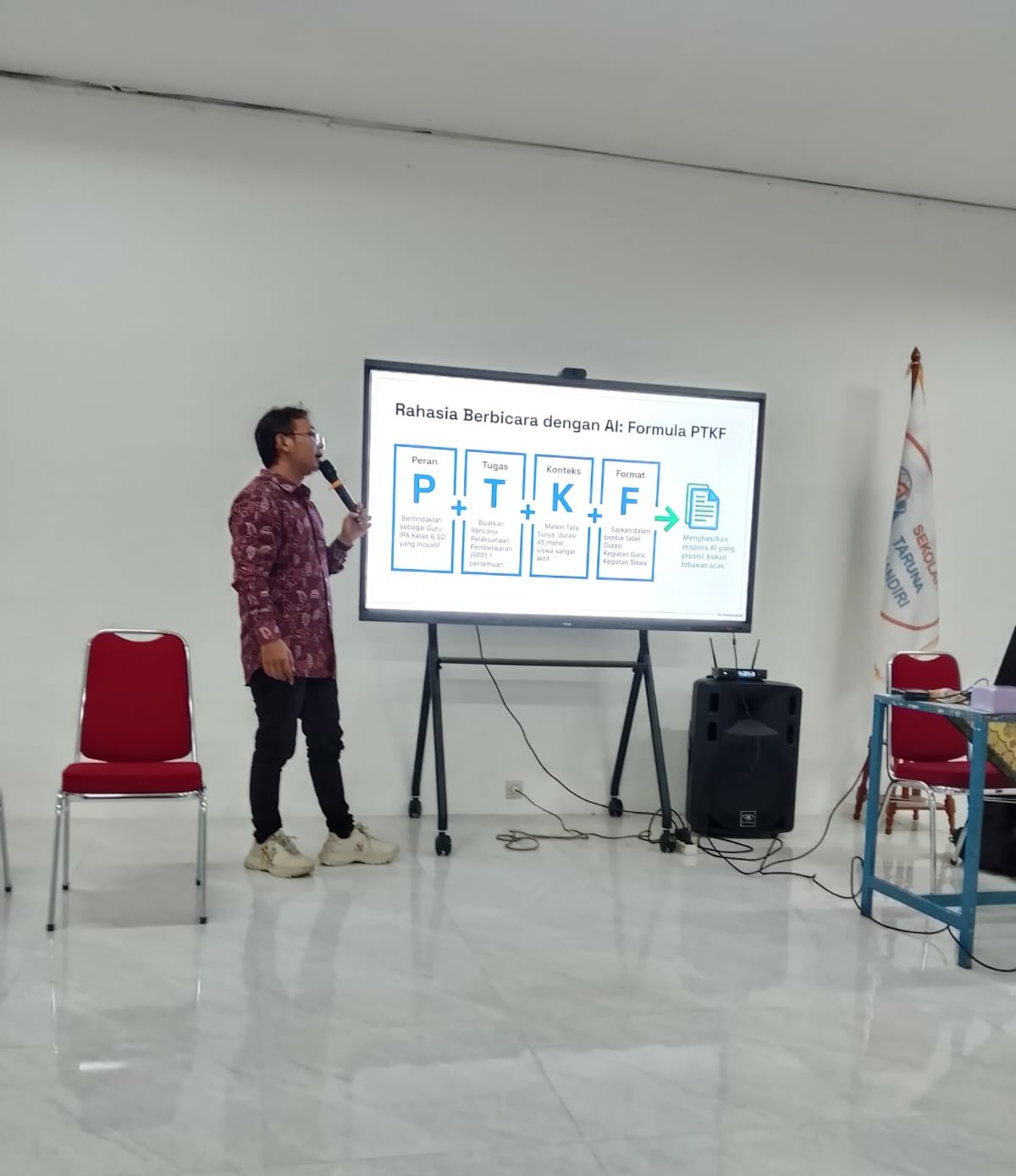 Pembicara Motivasi Guru & Staff: "Memanfaatkan AI dan Coding dalam Pembelajaran